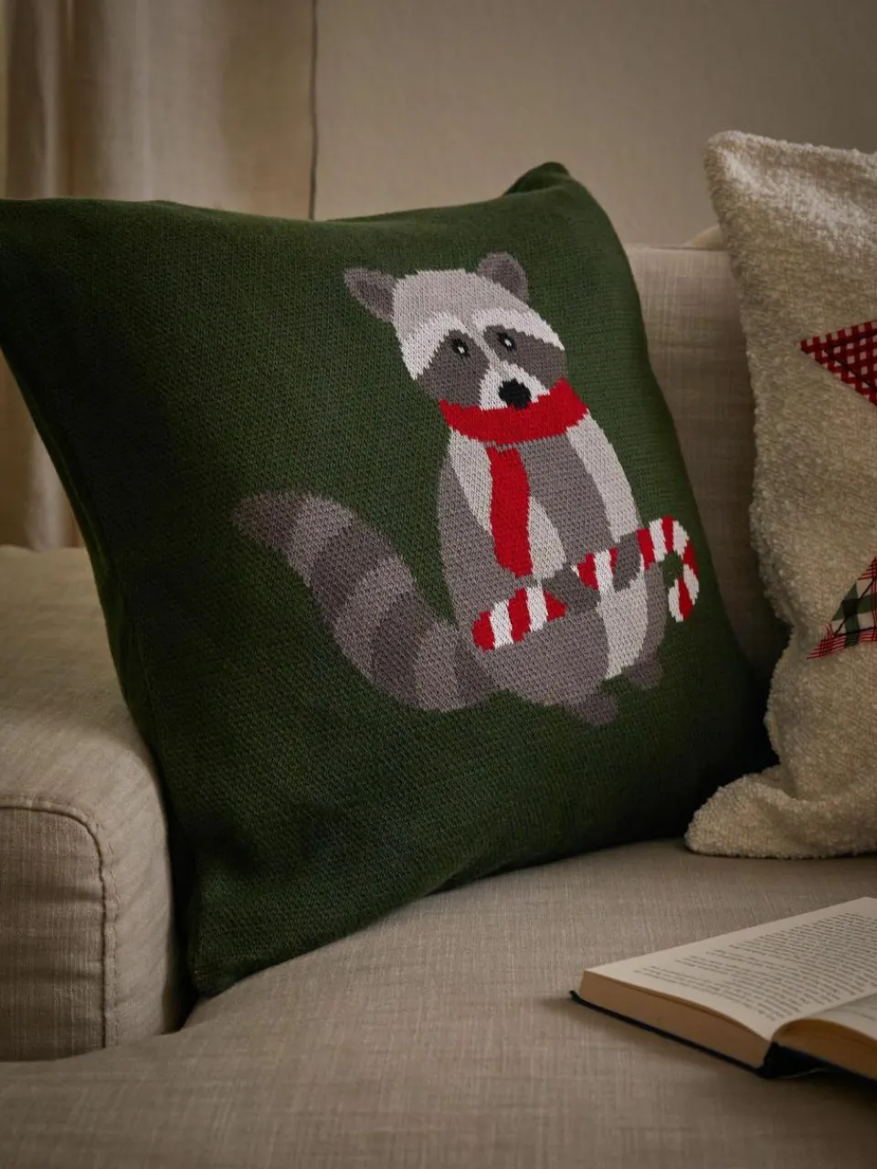 Westwing Collection Baumwoll-Kissenhülle Buddy mit winterlichem Motiv