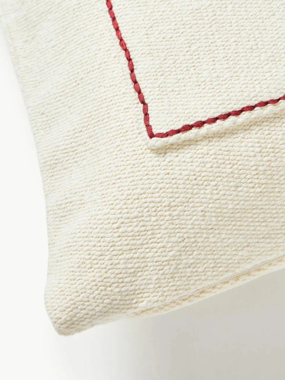 Westwing Collection Baumwoll-Kissenhülle Emry mit winterlichem Motiv