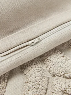 Westwing Collection Baumwoll-Kissenhülle Nira mit winterlichem Motiv