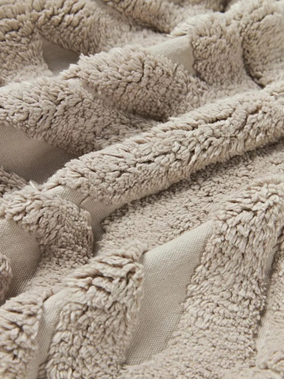 Westwing Collection Baumwoll-Kissenhülle Nira mit winterlichem Motiv