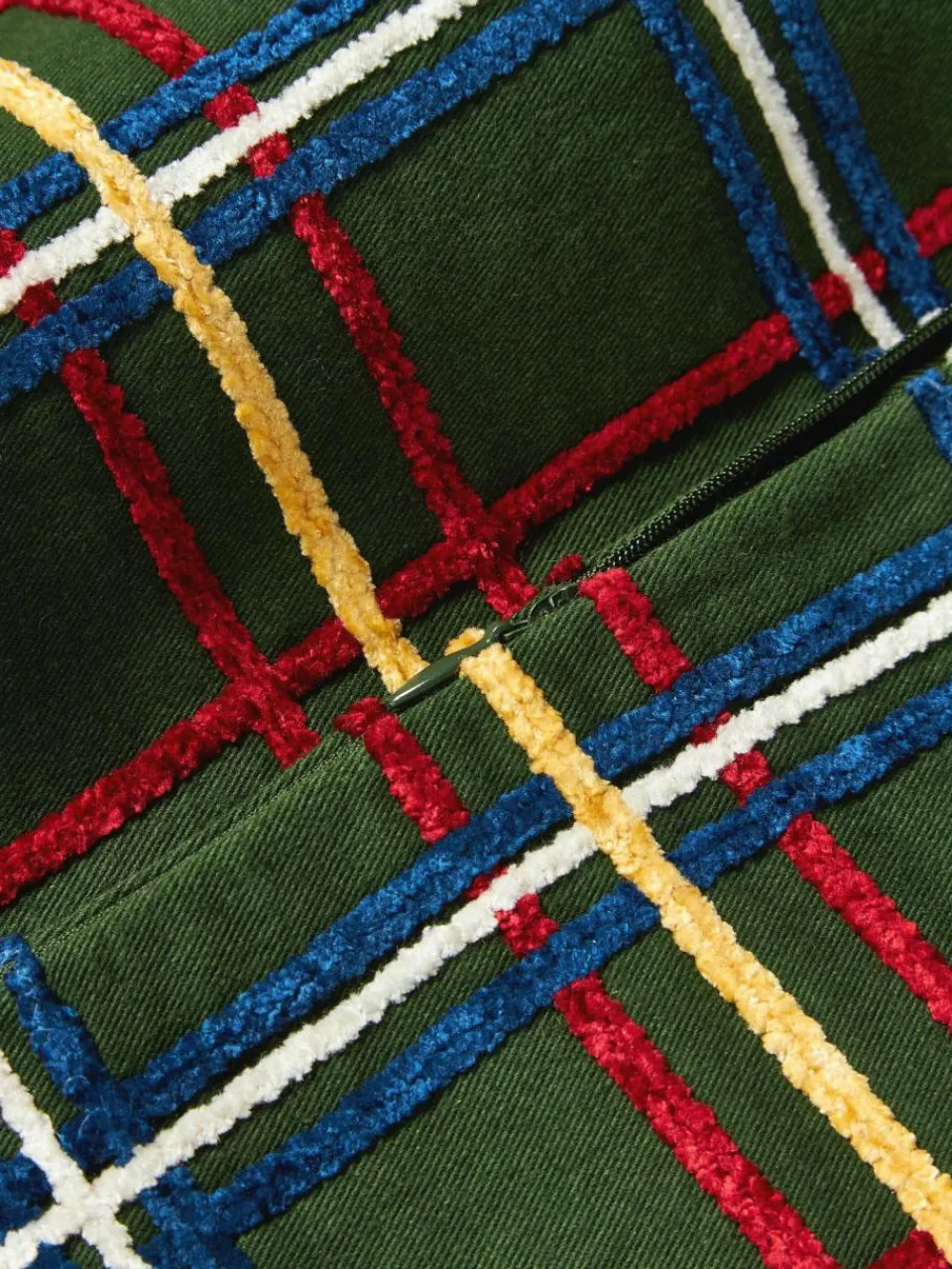 Westwing Collection Baumwoll-Kissenhülle Noja mit Chenille-Karomuster