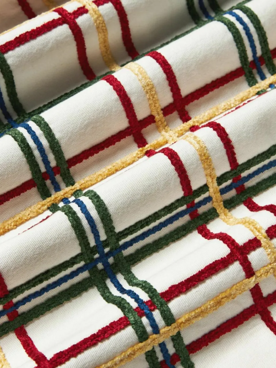 Westwing Collection Baumwoll-Kissenhülle Noja mit Chenille-Karomuster