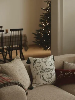 Westwing Collection Bestickte Kissenhülle Alora mit weihnachtlichem Motiv