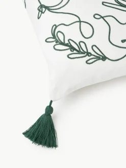 Westwing Collection Bestickte Kissenhülle Alora mit weihnachtlichem Motiv