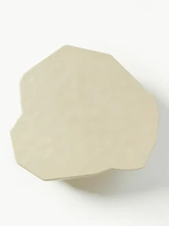 ferm LIVING Beton-Couchtisch Staffa in organischer Form