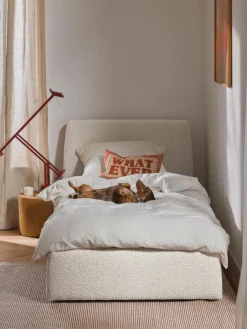 Westwing Collection Bouclé-Einzelbett Cloud mit Stauraum