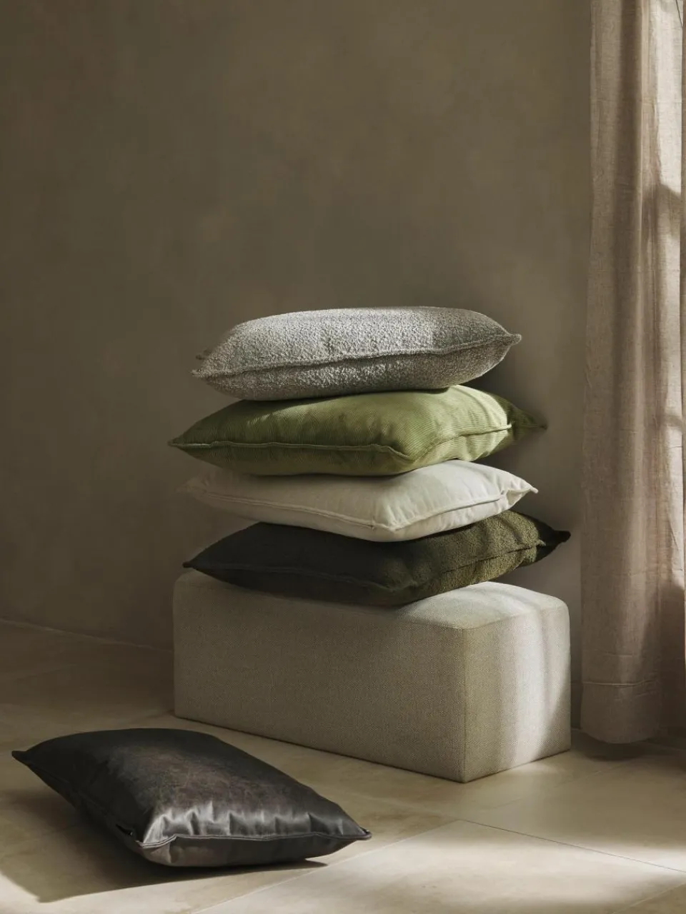 Westwing Collection Bouclé-Sofa-Kissen Lennon