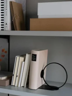 Cooee Design Buchstütze Bookworm