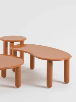 Kartell Couchtisch Undique Mas in organischer Form