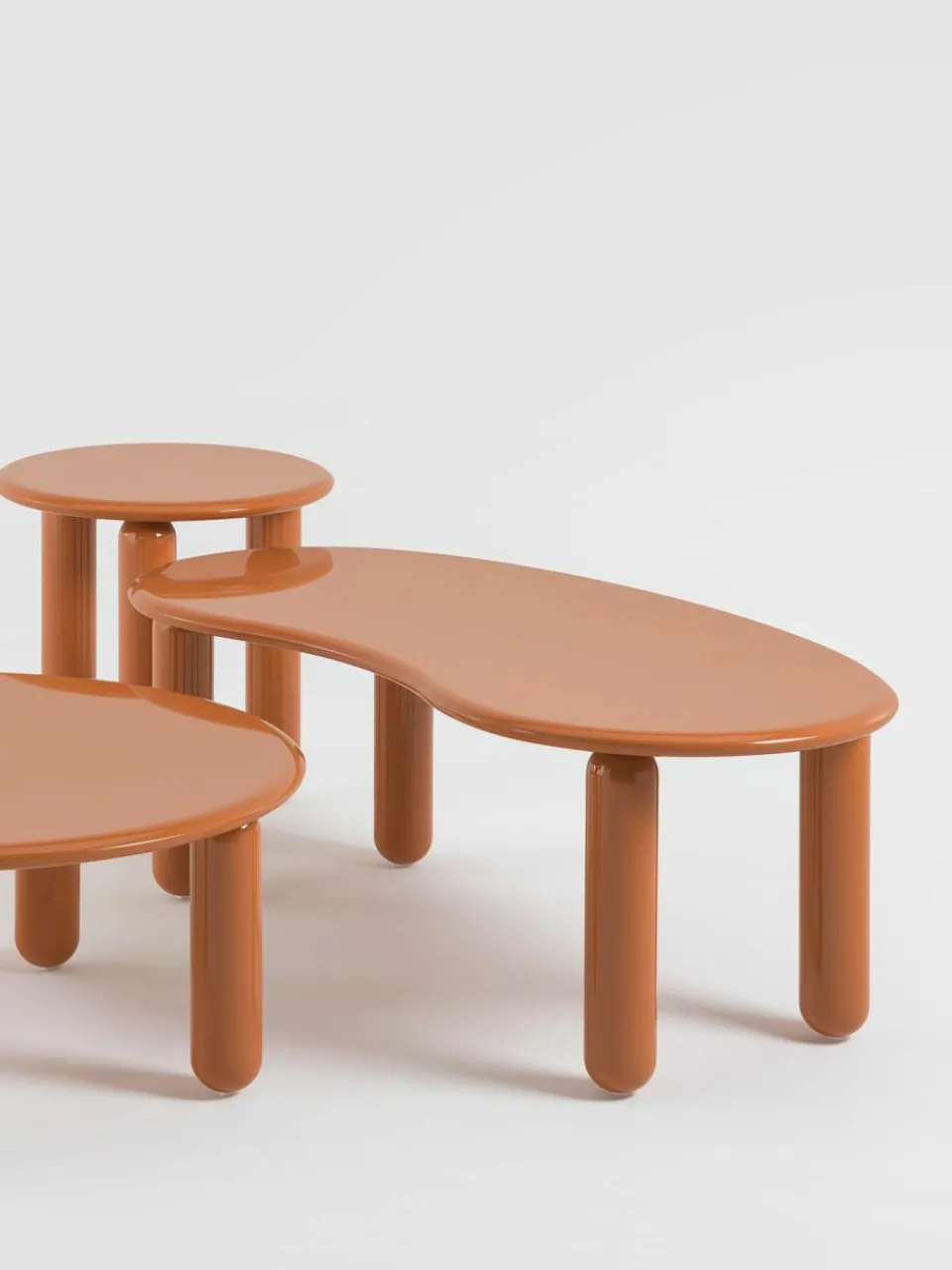 Kartell Couchtisch Undique Mas in organischer Form