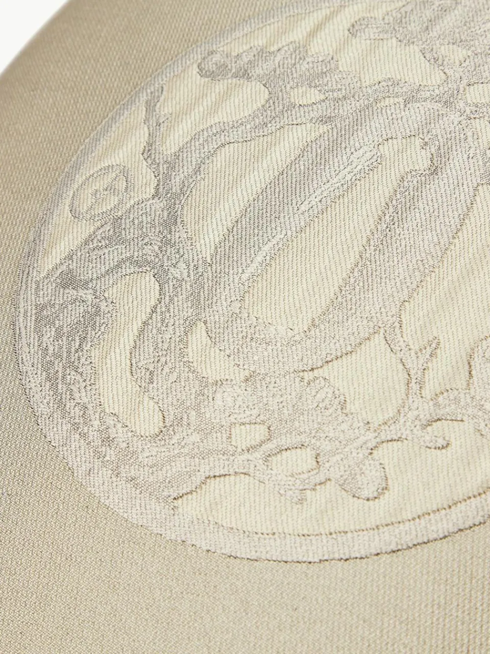Armani Casa Dekokissen Japan mit Giorgio Armani-Logo