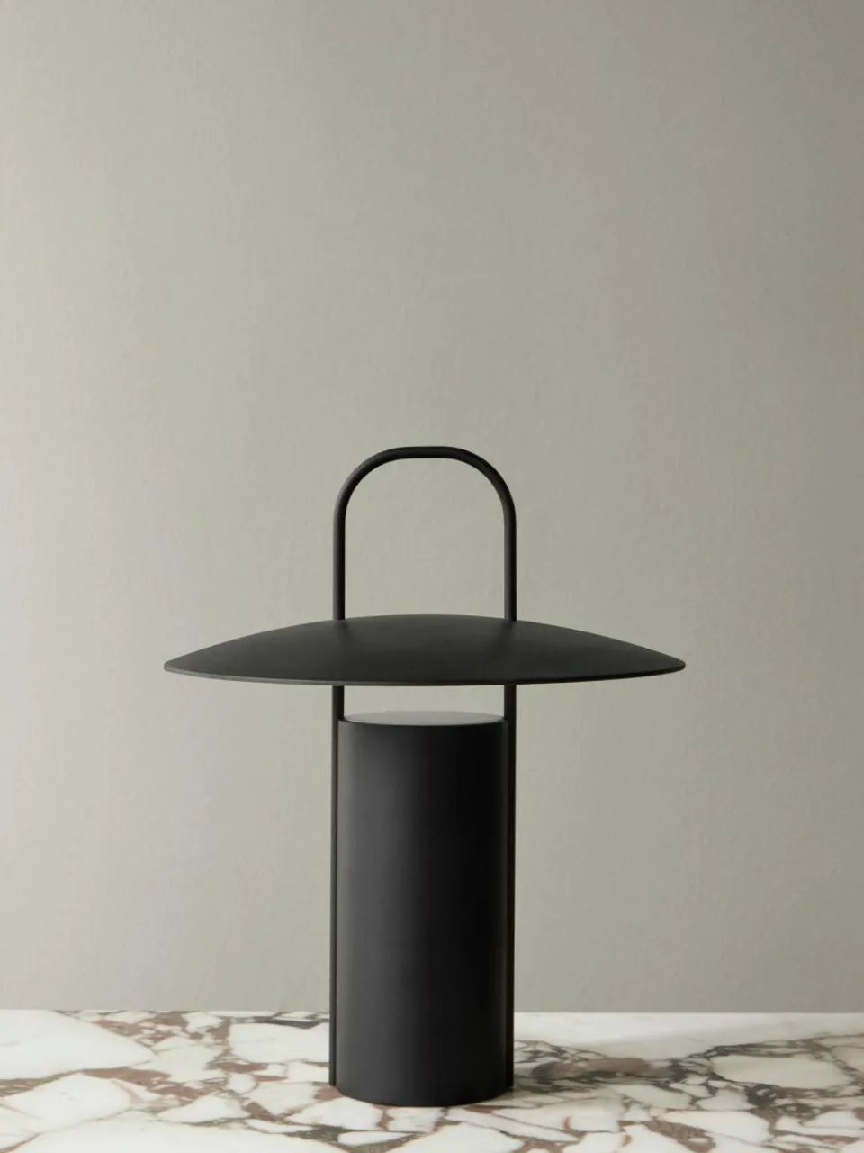 Audo Copenhagen Dimmbare LED-Tischlampe Ray mit USB-Anschluss