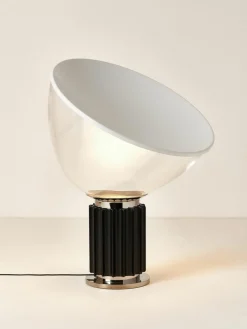 Flos Dimmbare LED-Tischlampe Taccia Small, mundgeblasen