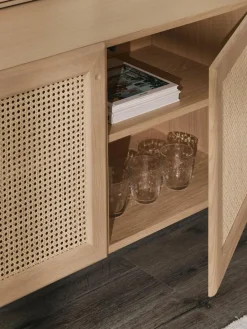Westwing Collection Eichenholz-Sideboard Jolie mit Wiener Geflecht