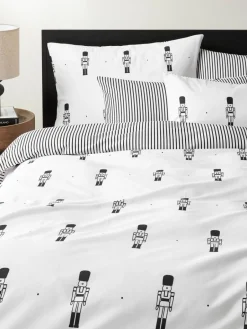 Westwing Collection Flanell-Wendebettdeckenbezug Noan mit Nussknackermotiv
