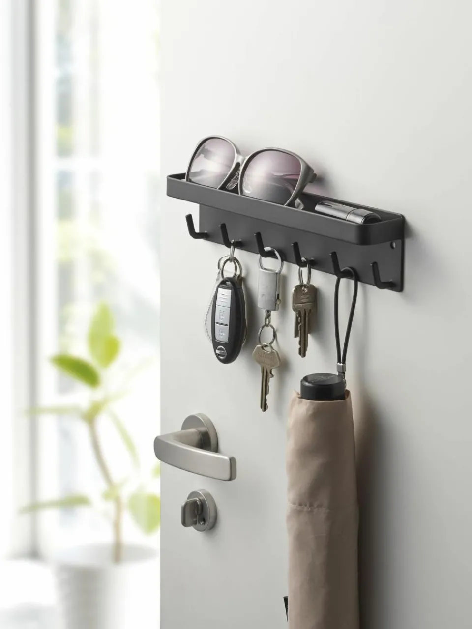 Yamazaki Garderobenleiste Smart mit magnetischer Rückseite