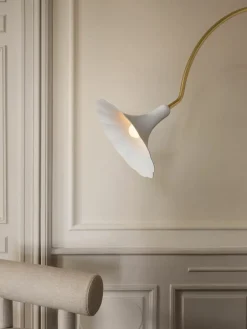 Nuura Große Bogenlampe Petalii