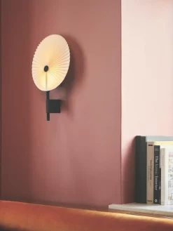 Gejst Große dimmbare LED-Wandleuchte Liris