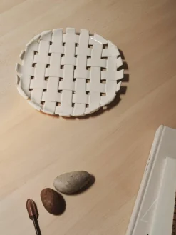 ferm LIVING Handgefertigte Servierplatte Plait