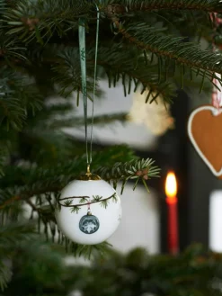 Kähler Handgefertigte Weihnachtskugel Hammershøi aus Porzellan