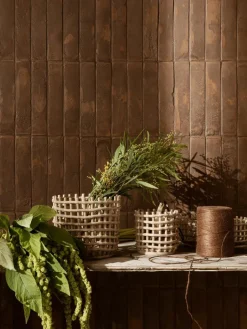 ferm LIVING Handgefertigter Aufbewahrungskorb Nalan aus Keramik, H 21 cm