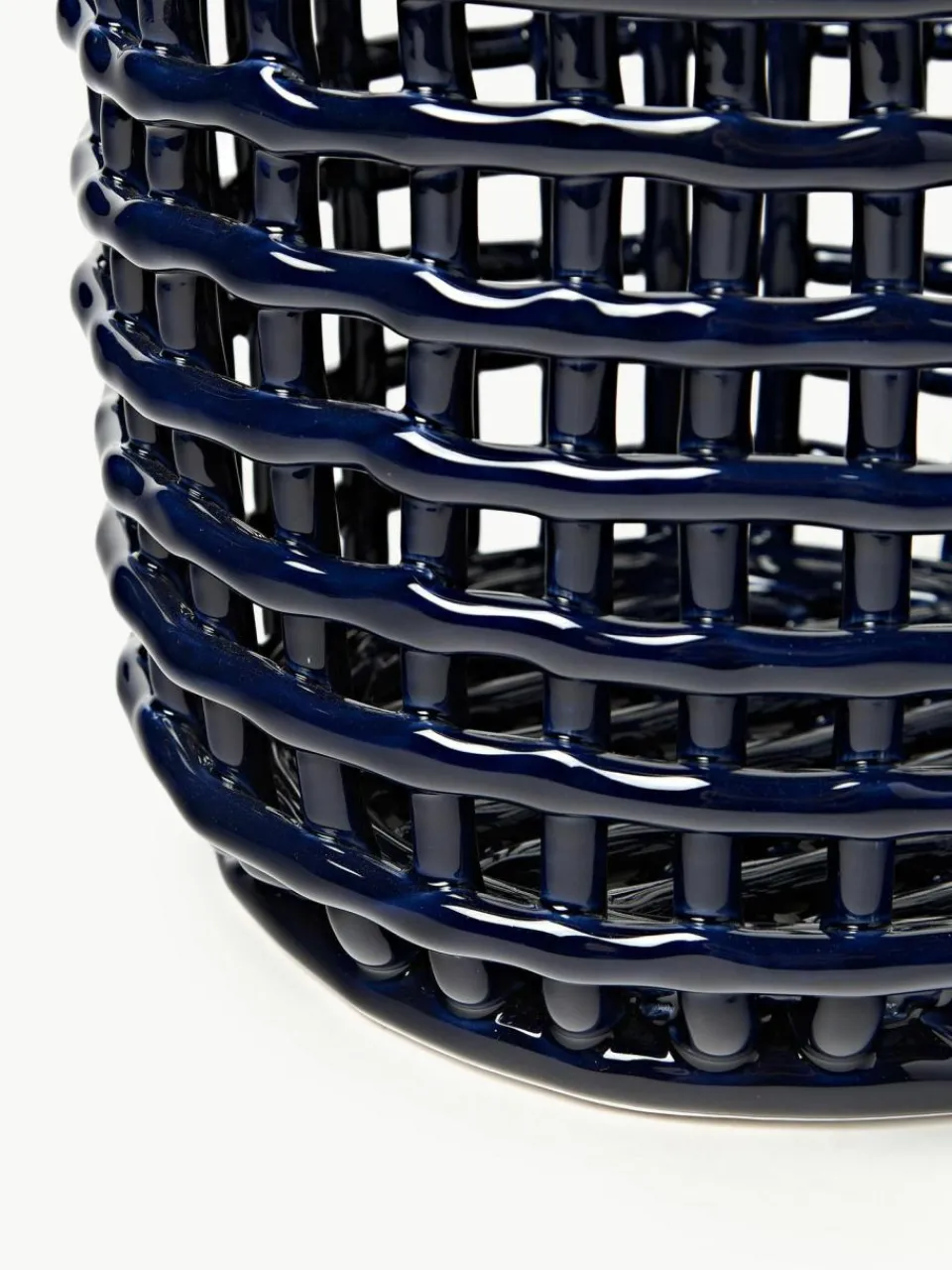 ferm LIVING Handgefertigter Aufbewahrungskorb Nalan aus Keramik, H 21 cm