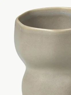 Broste Copenhagen Handgefertigter Becher Limfjord in organischer Form, 350 ml
