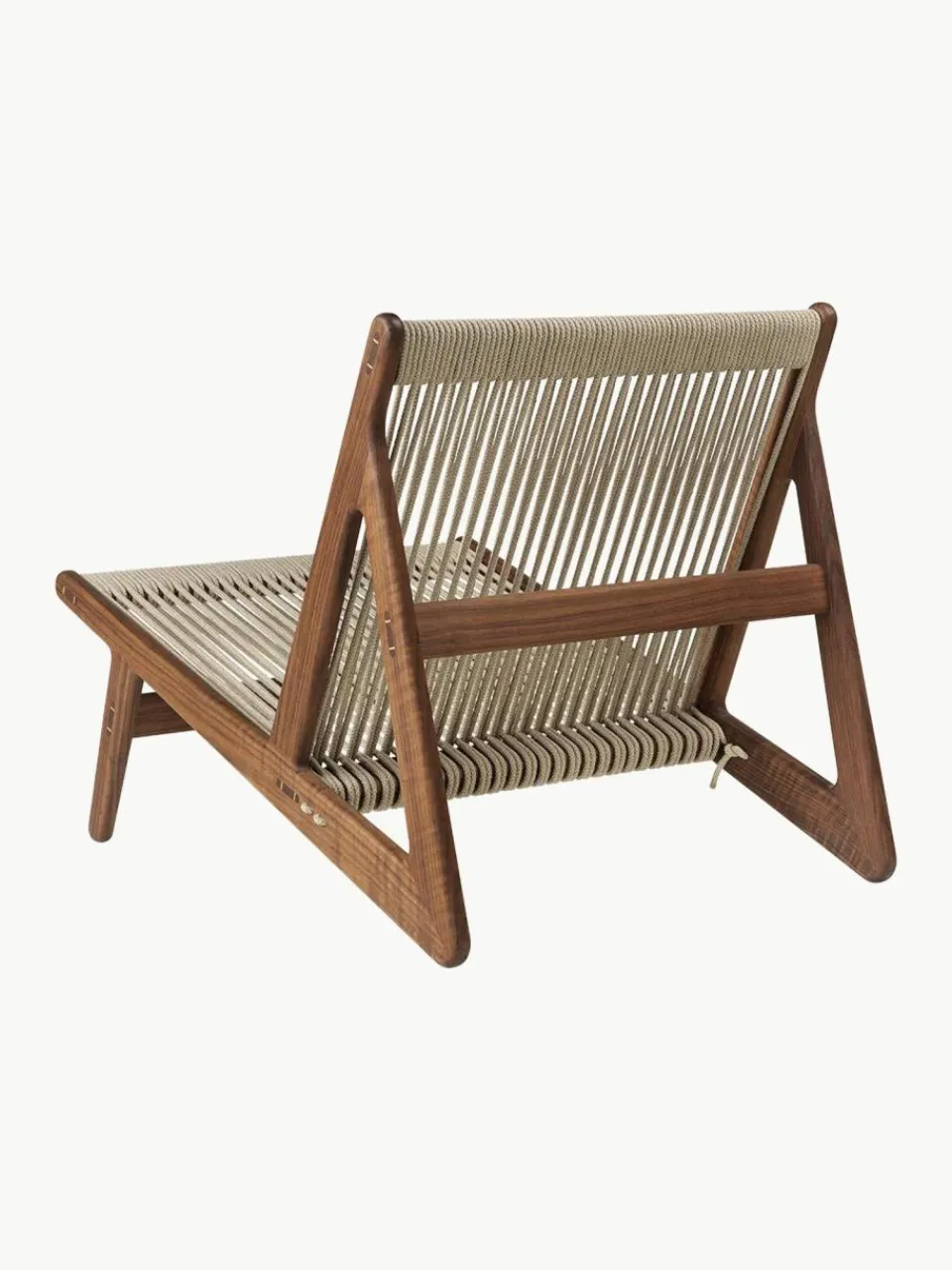 GUBI Handgefertigter Loungesessel MR01 Initial aus Walnussholz mit Sitzkissen