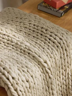 Westwing Collection Handgemachte Grobstrickdecke Adyna