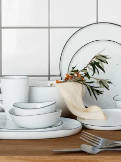 Broste Copenhagen Handgemachtes Porzellan-Frühstücks-Set Salt, 4 Personen (16-tlg.)