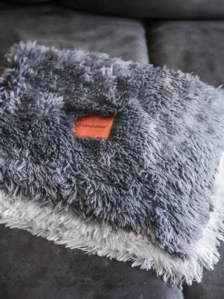 Wahre Tierliebe Haustierdecke Fluffy aus Teddy, in verschiedenen Größen
