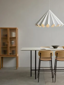 Audo Copenhagen Highboard Curiosity aus Eichenholz