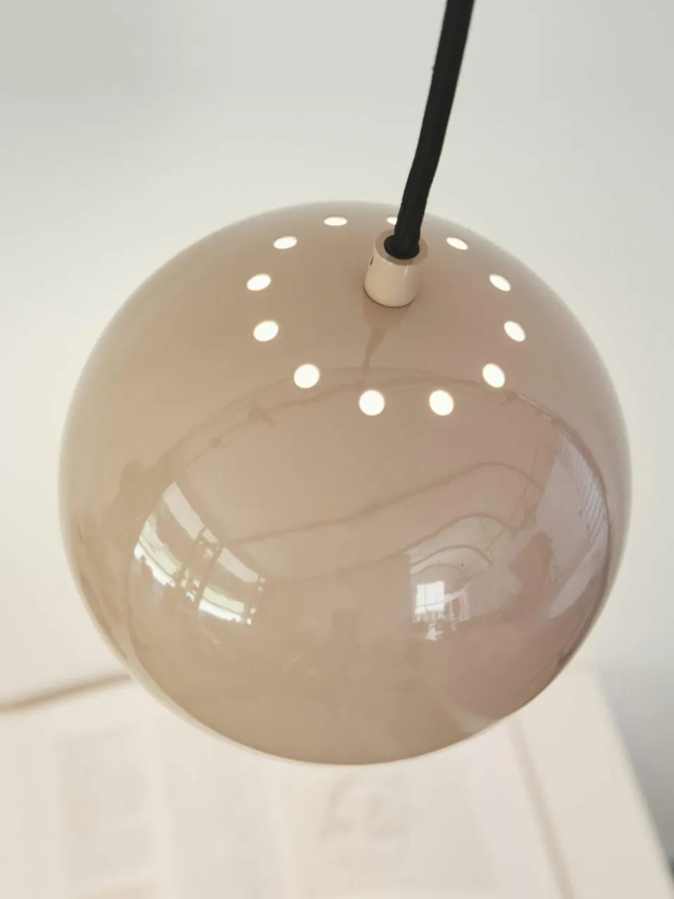 Frandsen Kleine Kugel-Pendelleuchte Ball