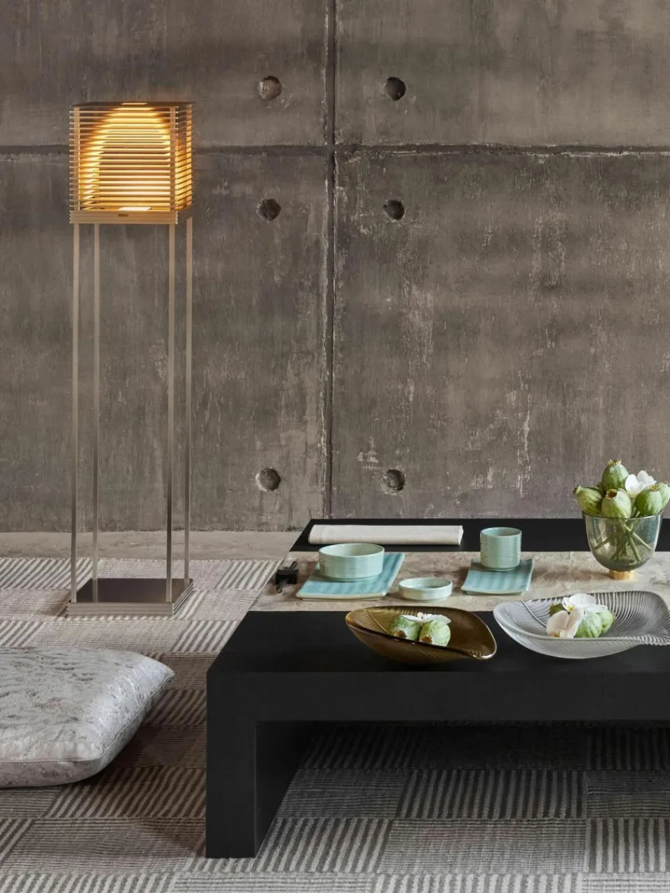 Armani Casa Kleine LED-Stehlampe Miya, dimmbar