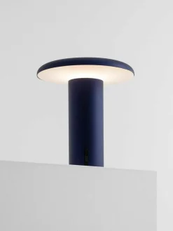 Artemide Kleine mobile LED-Tischlampe Takku, dimmbar