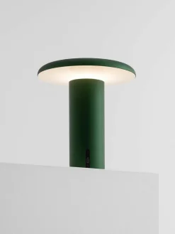 Artemide Kleine mobile LED-Tischlampe Takku, dimmbar