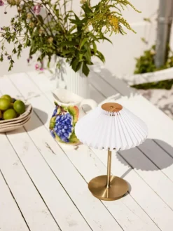 Halo Design Kleine mobile LED-Tischlampe Paris To Go, dimmbar