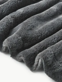 Westwing Collection Kuscheldecke Mette aus Kunstfell
