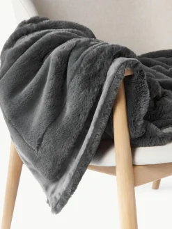 Westwing Collection Kuscheldecke Mette aus Kunstfell
