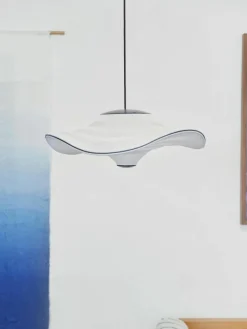 Made By Hand LED-Pendelleuchte Flying aus Naturfaser