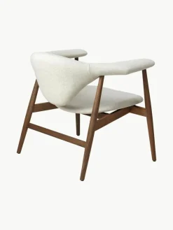 GUBI Loungesessel Masculo aus Walnussholz