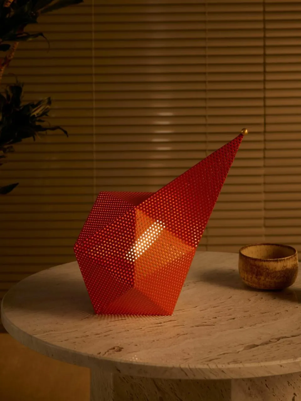 GUBI Mobile dimmbare LED-Tischlampe Bagdad