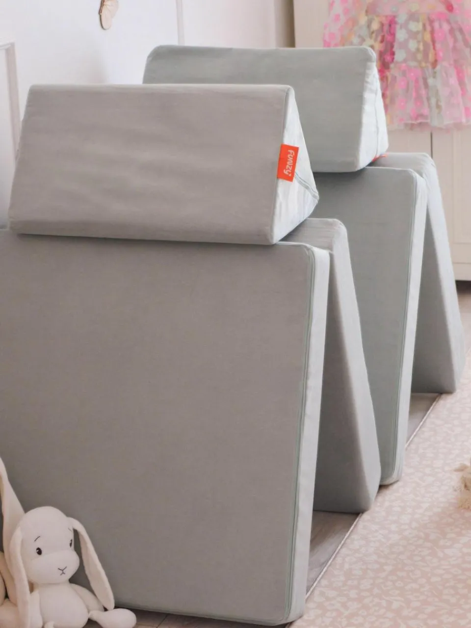 Kinder Funzy Modulares Kinder-Spielsofa Mila aus Samt, handgefertigt