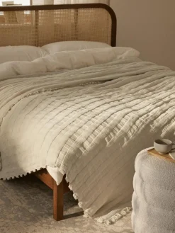 Westwing Collection Musselin-Tagesdecke Bethany mit Fransen