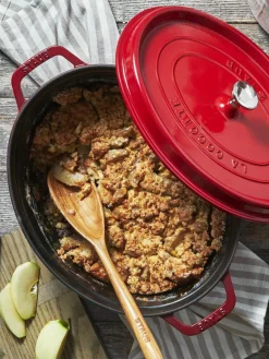 Staub Ovaler Bräter La Cocotte aus Gusseisen