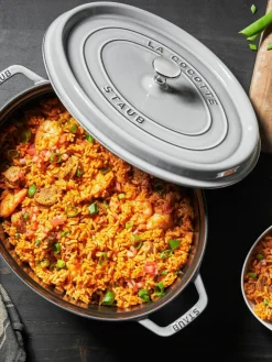 Staub Ovaler Bräter La Cocotte aus Gusseisen