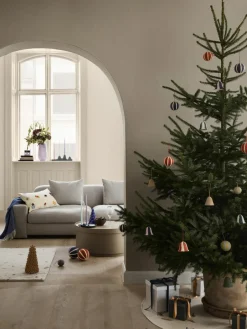 Broste Copenhagen Runder Baumwoll-Weihnachtsbaumteppich Deer