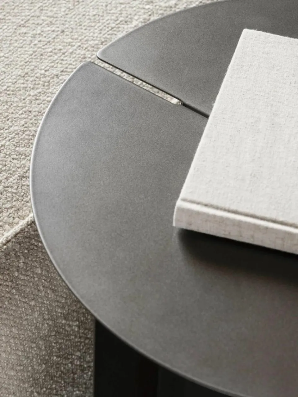 Blomus Runder Beistelltisch Oru mit Antik-Finish