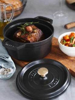 Staub Runder Bräter La Cocotte aus Gusseisen