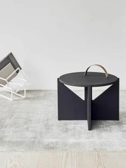 Kristina Dam Runder Couchtisch Future aus Eichenholz
